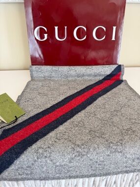 ❗️BNWT❗️Gucci Gray Scarf with GG Monogram & Red and Navy Stripes